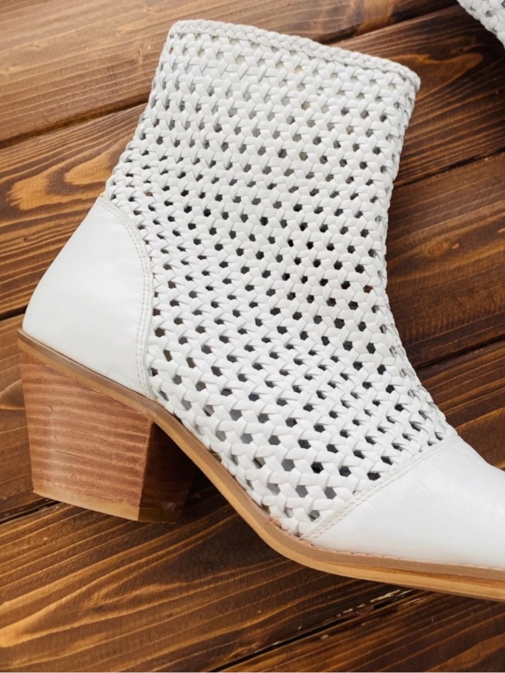NEW Coconuts by Matisse Golden Hour White Leather Western Booties Size 7 NWOB - Picture 6 of 13